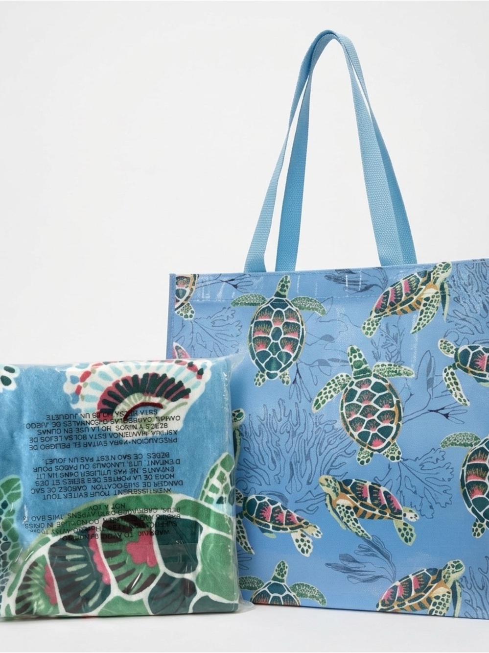 Vera Bradley Essential Beach Towel SEA TURTLES and CORAL + Market Tote Set